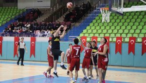 Elazığ'da basketbol U18 yerel lig mücadelesi başladı